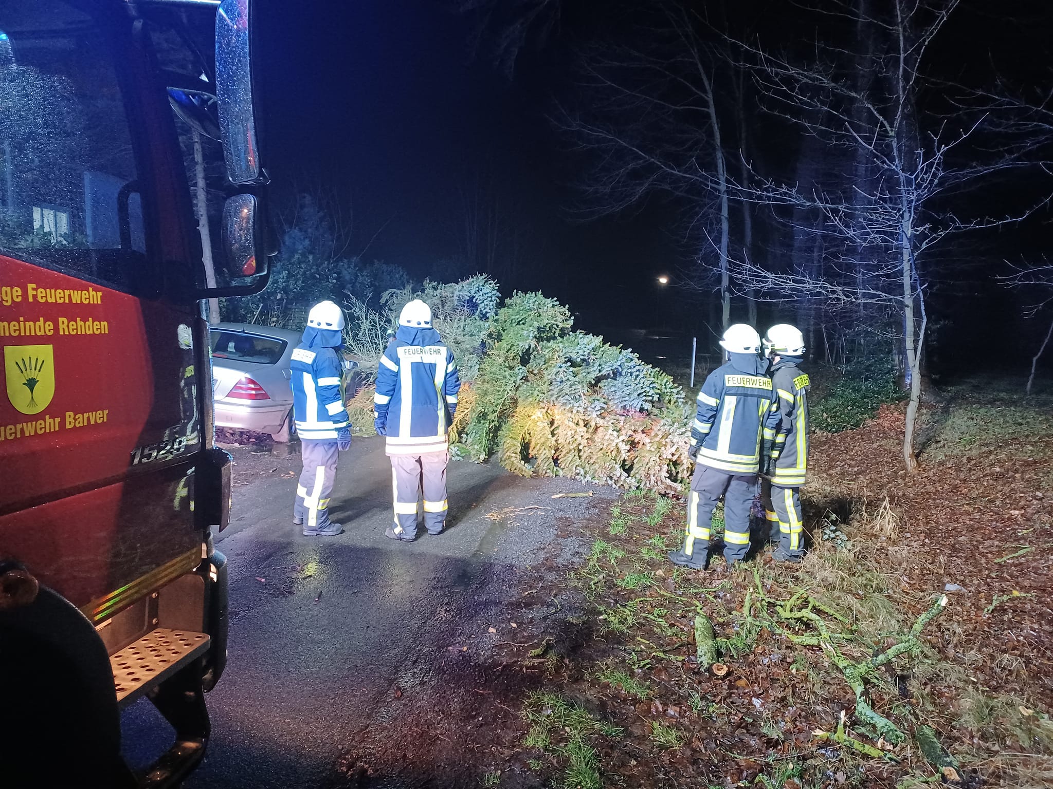 Baum Auf Stra e Feuerwehren Der Samtgemeinde Rehden